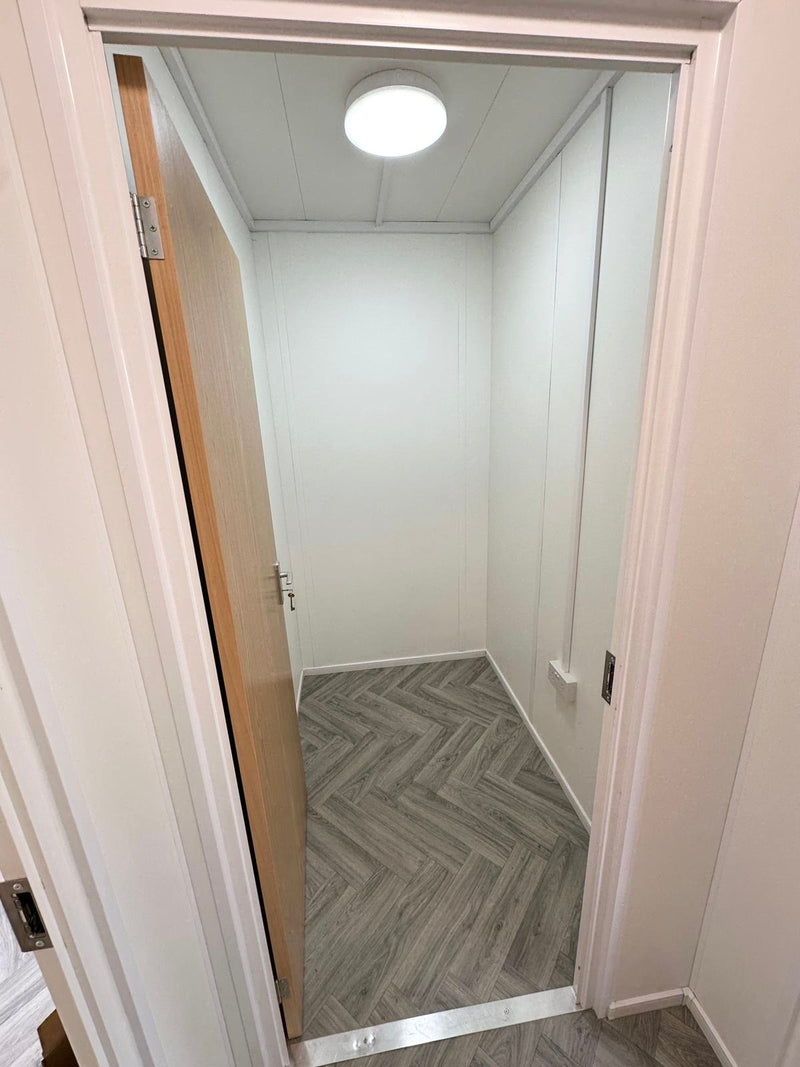 32x10Ft | Canteen / Office Cabin With Store Room | 50/50 Split | No 1477