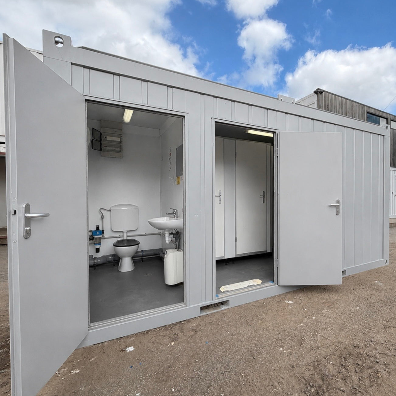 16 x 8 ft | 3 + 1 Toilet Block | Portable Building | Site Accommodation | Reduced | No 1796