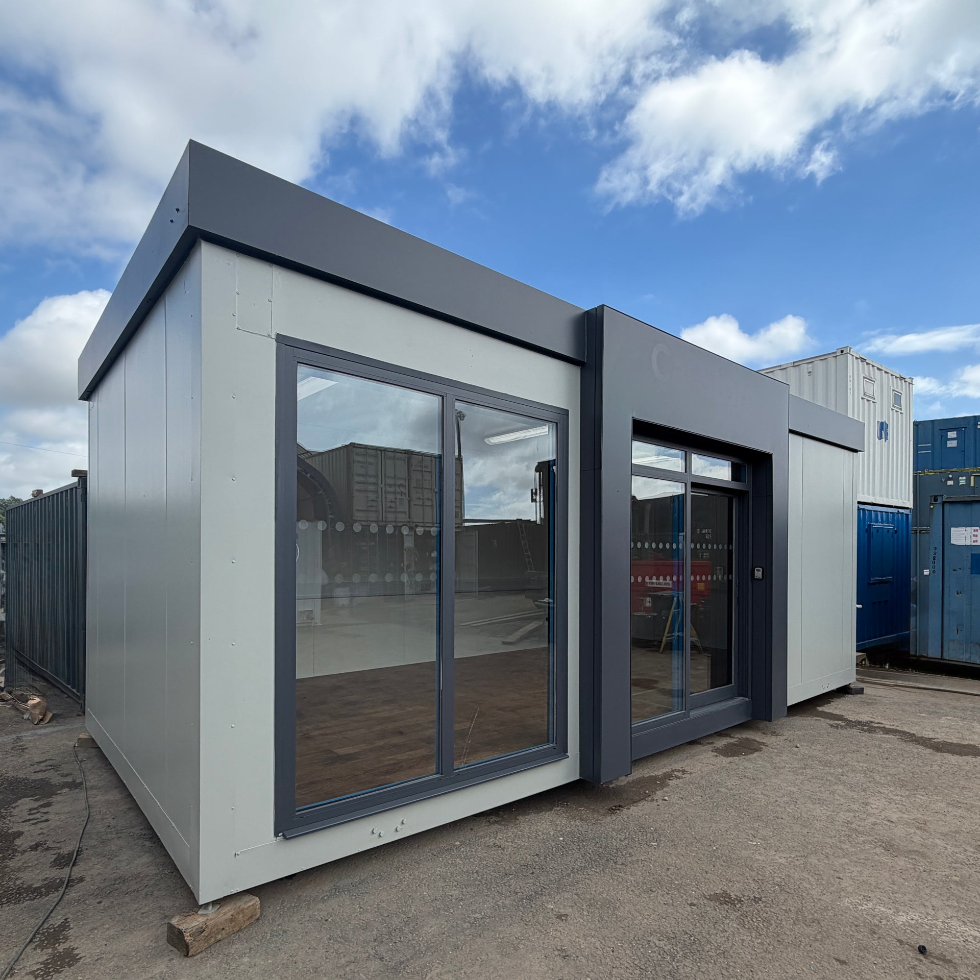 26x12ft | Marketing Suite | Sales Pod | Portable Building / Cabin | Reduced | No 1003