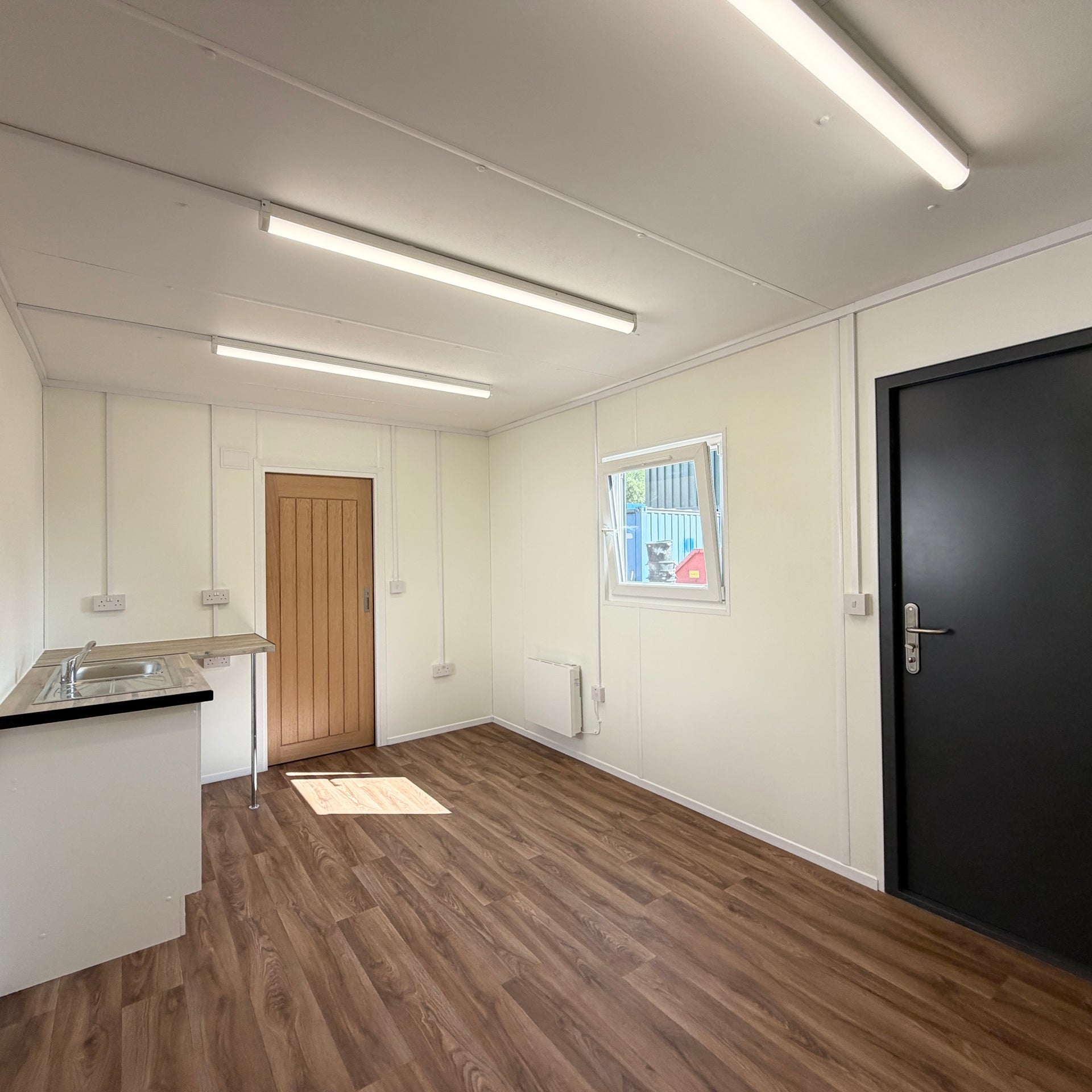 32x10ft Custom Cabin | Canteen / Office | WC/Wash Room/Shower Room | Kitchenette | No 1777