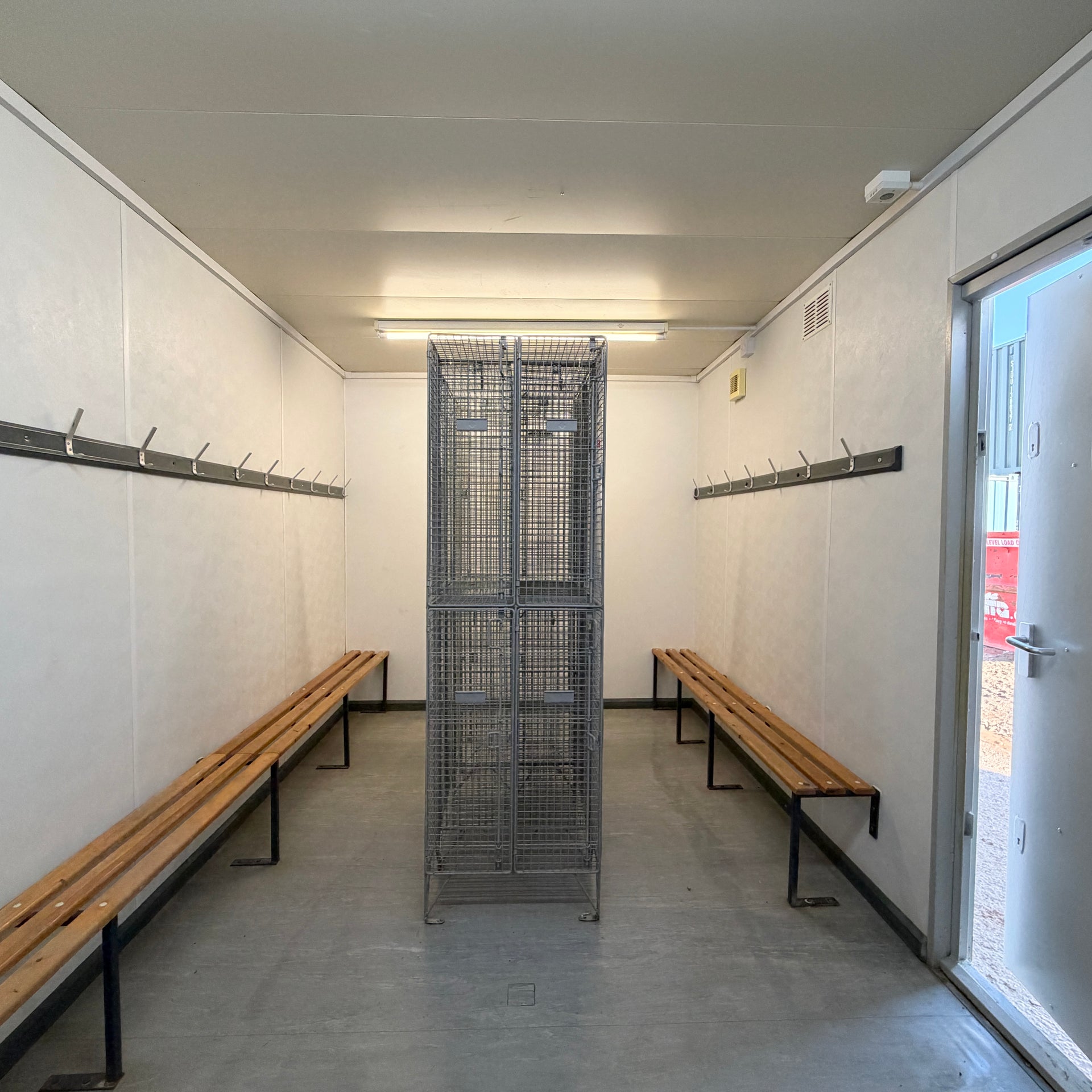 16x9ft | Drying Room / Changing Room | Building Site Accommodation | Portable Anti-Vandal Cabin | Reduced | No 1895