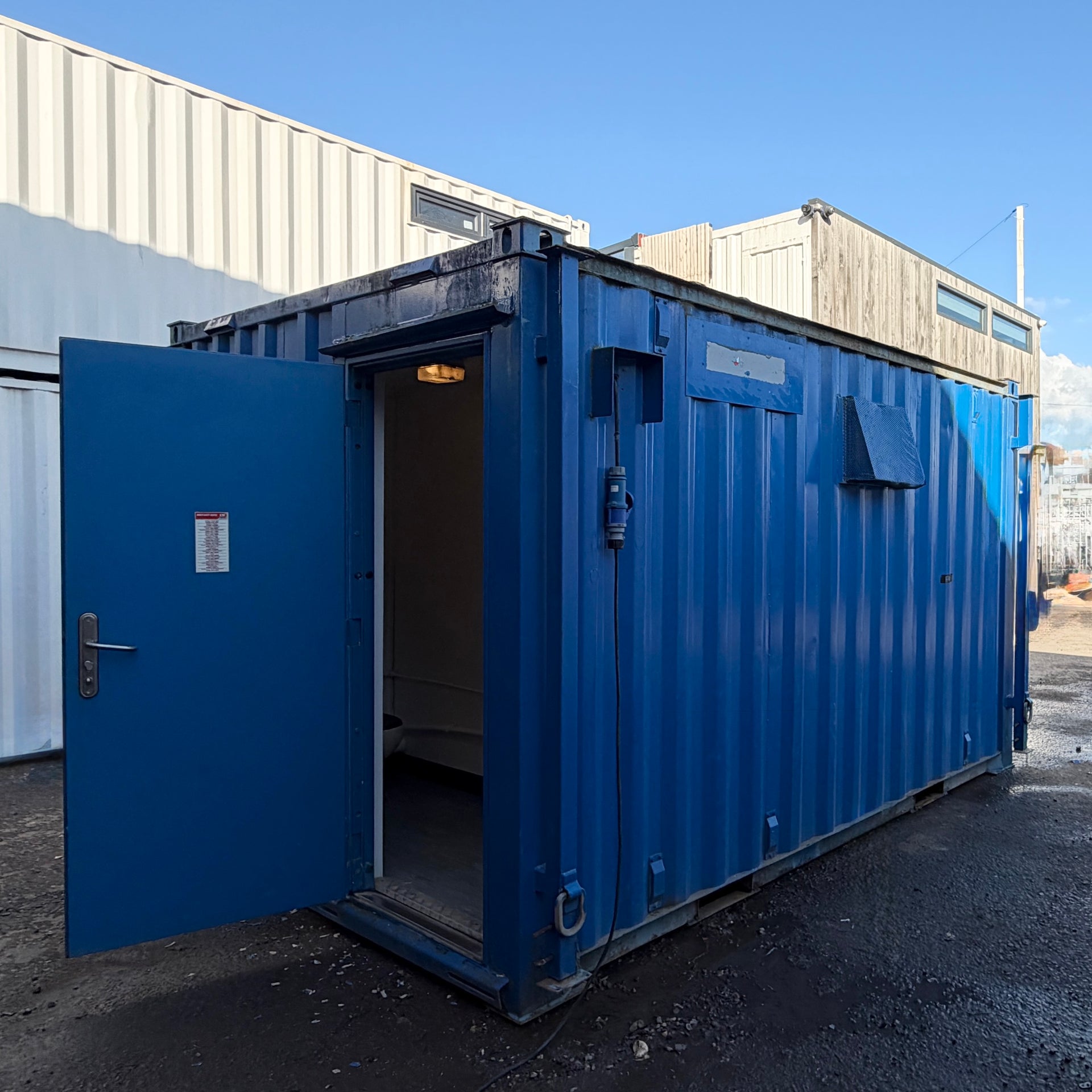 13x9ft | 2 + 1 Toilet Block | Portable Building | Site Accommodation | Reduced | No 1877