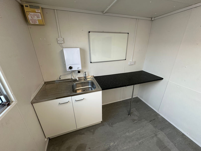 20.5x9ft | Canteen / Office | Building Site Accommodation | Portable Anti-Vandal | Reduced | No 1644