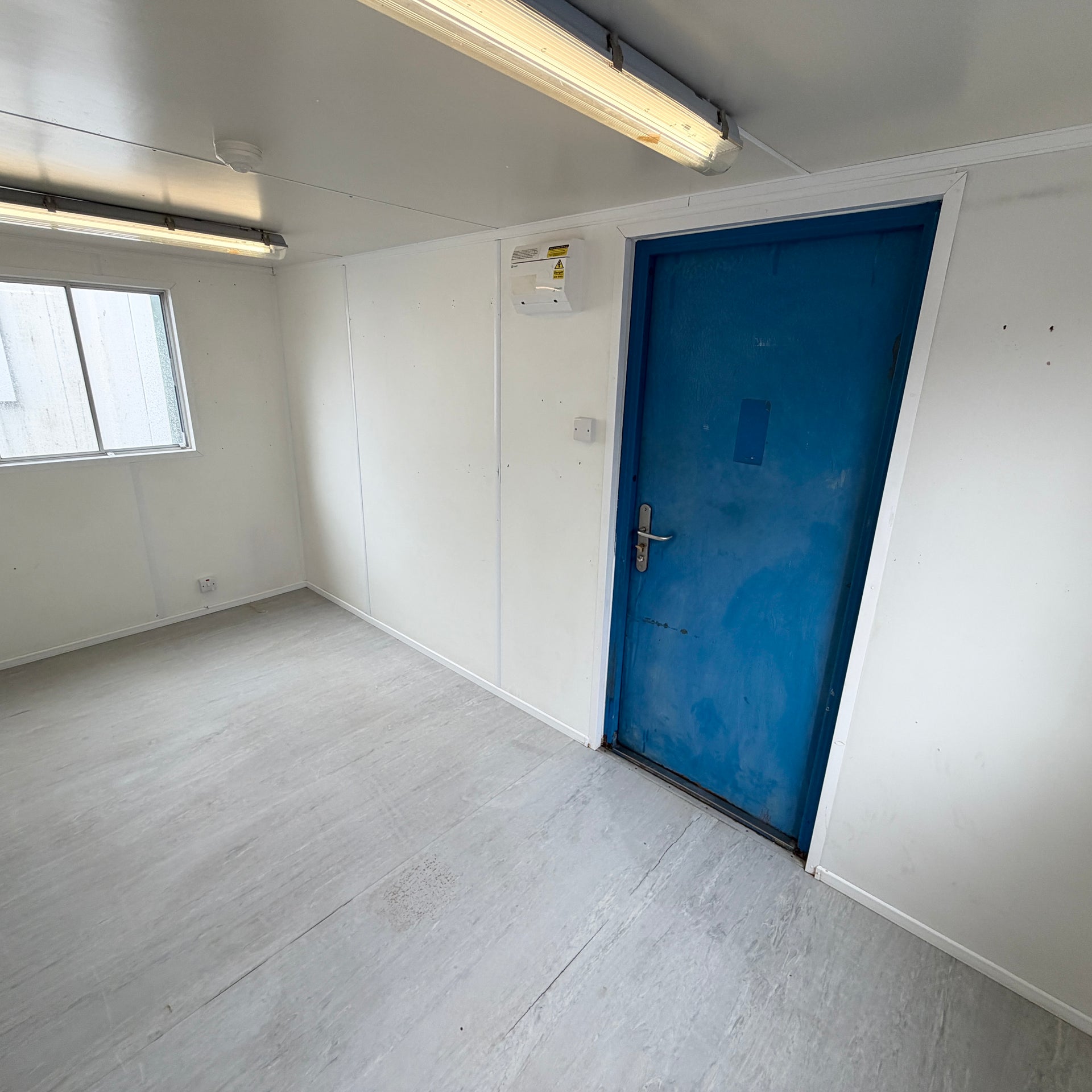 16x8ft | Office / Canteen | Building Site Accommodation | Portable Anti-Vandal | Reduced | No 1881