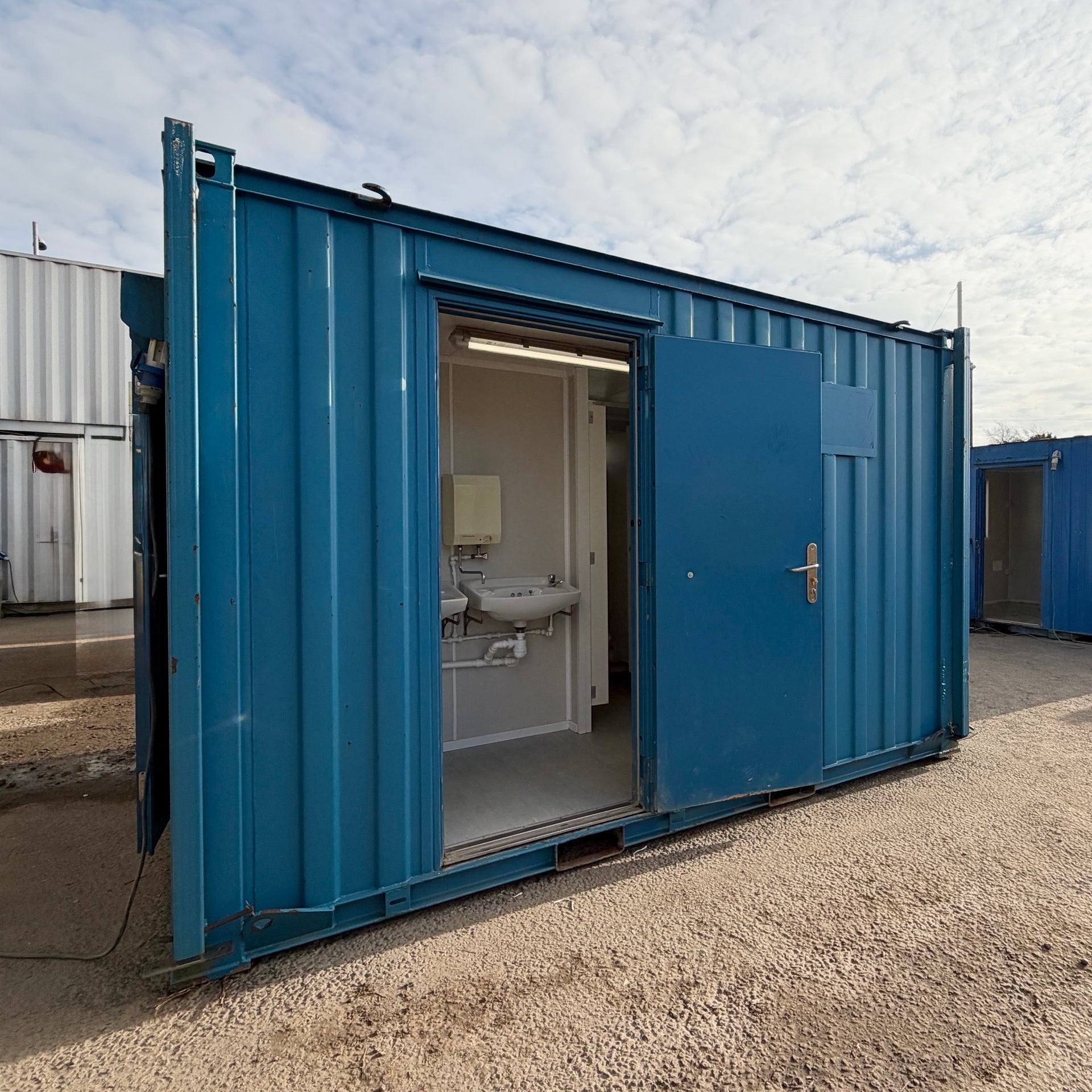 13x9ft | 2 + 1 Toilet Block | Portable Building | Site Accommodation | Reduced | No 1749