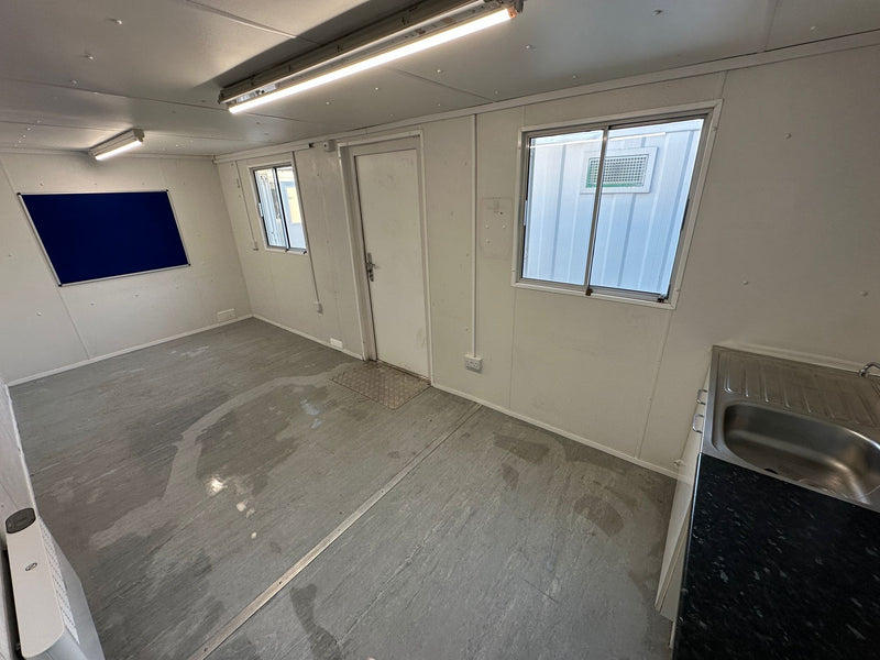 20.5x9ft | Canteen / Office | Building Site Accommodation | Portable Anti-Vandal | Reduced | No 1644