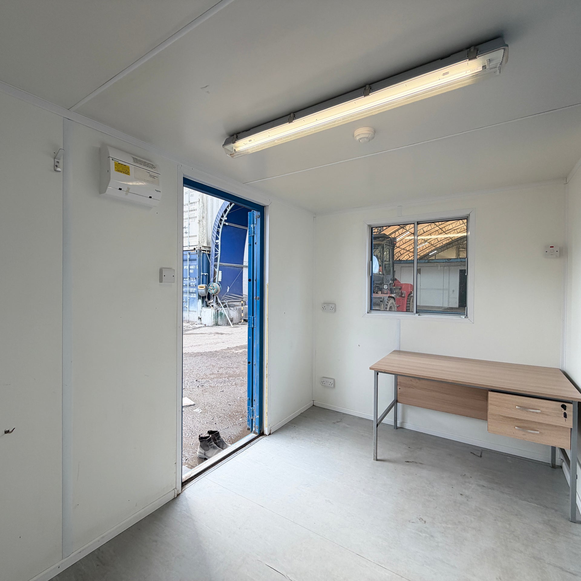 12 x 8 ft | Canteen / Office | Building Site Accommodation | Portable Anti-Vandal Cabin | Reduced | No 1875