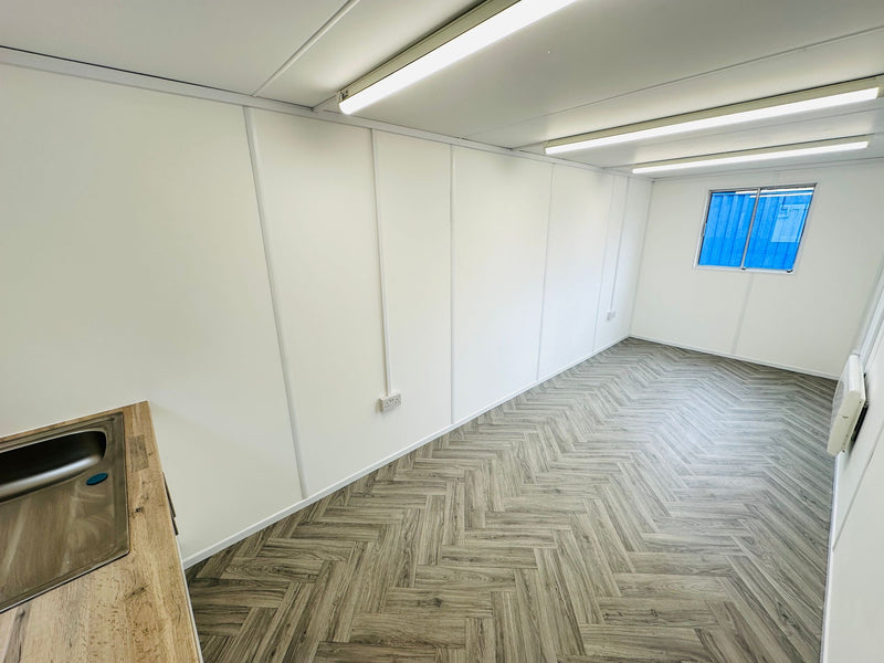 21x8ft | Office/Canteen | Cabin / Container | Portable Building | No 1018