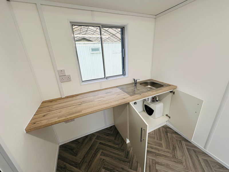 21x8ft | Office/Canteen | Cabin / Container | Portable Building | No 1018