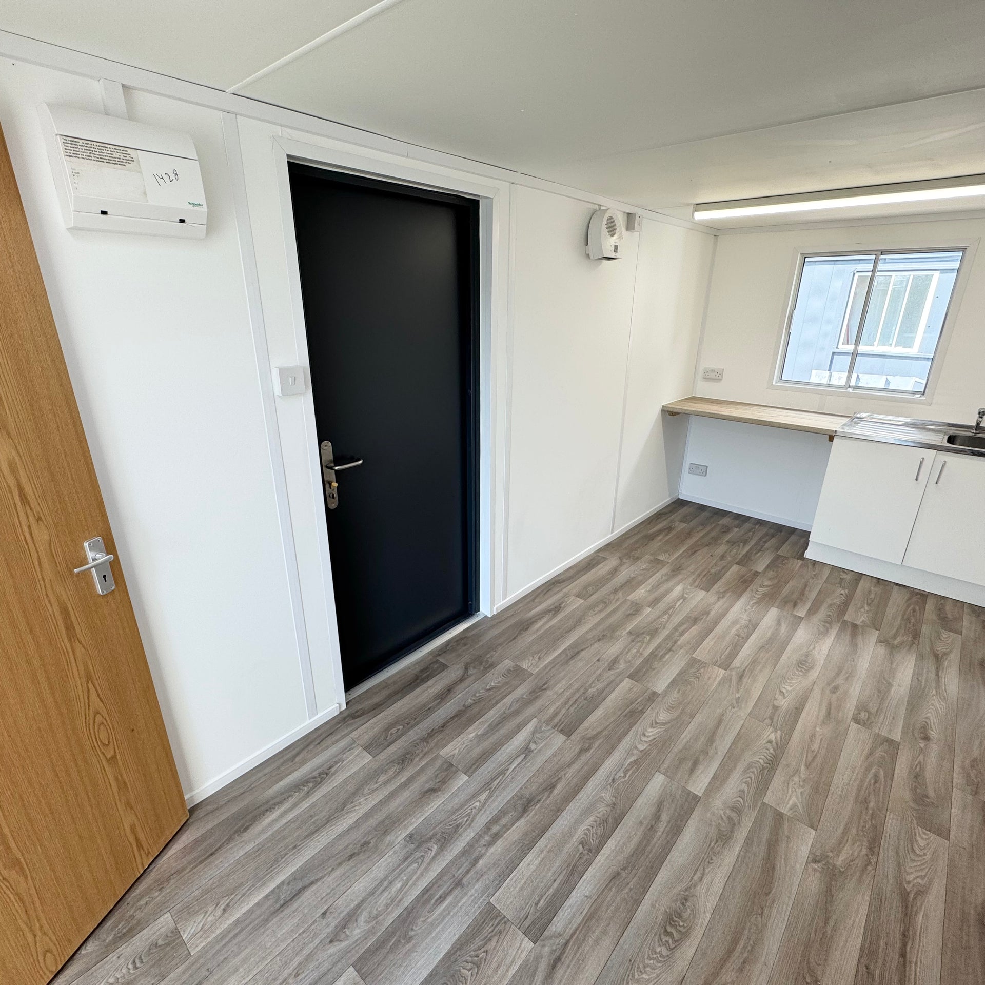 21x8ft | CUSTOM Cabin | Canteen / Office With New WC & New Kitchenette | Portable Building | No 1428