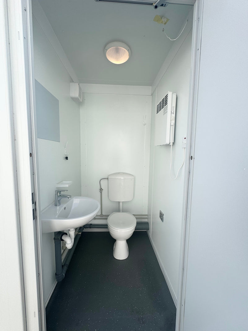 4 Bay Toilet Block | 4 WC's | 10x8 Ft | NEW Portable Toilet Block 4 Toilets, 4 Basins | Grey | No 795 LG