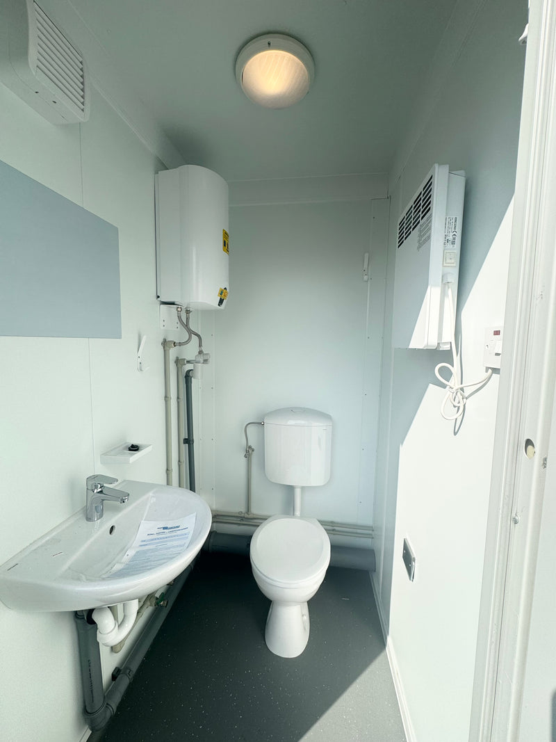 4 Bay Toilet Block | 4 WC's | 10x8 Ft | NEW Portable Toilet Block 4 Toilets, 4 Basins | Grey | No 795 LG
