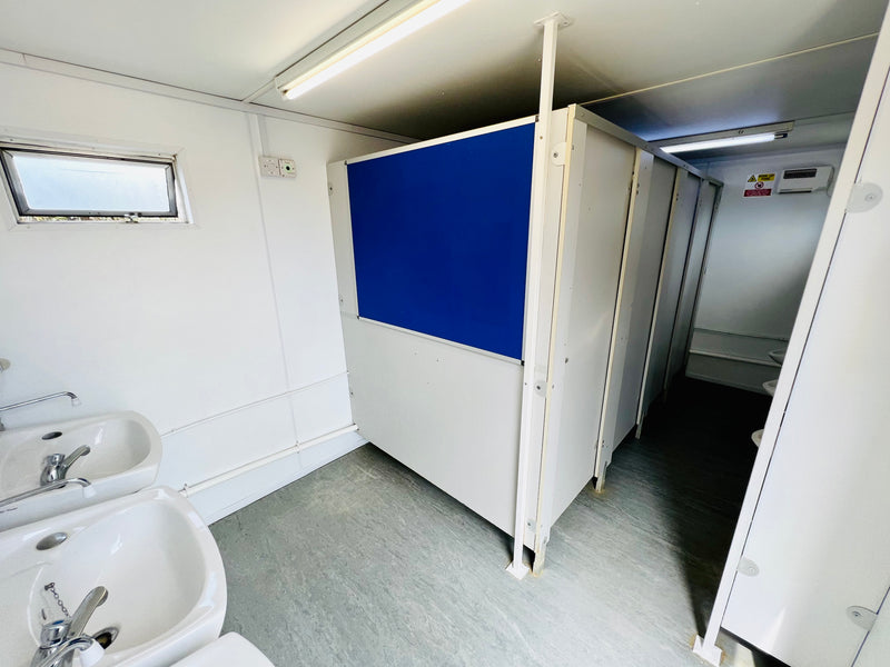 Portable Toilet Block 4+1 | 20 x9 ft | Portable Toilet Facility | Anti-vandal | No 890