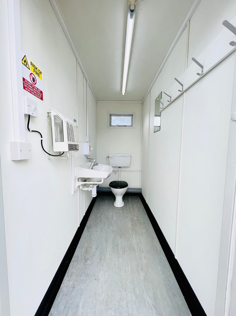 Portable Toilet Block 4+1 | 20 x9 ft | Portable Toilet Facility | Anti-vandal | No 890