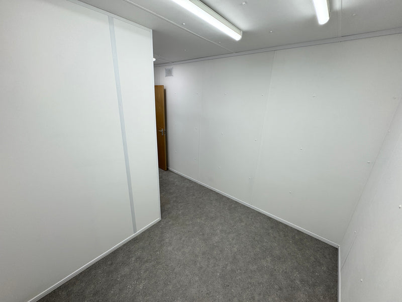 32 x 10ft | Anti Vandal Cabin | 2+1 Toilet + Twin Shower Room | Changing Room | 50/50 Split | No 1561