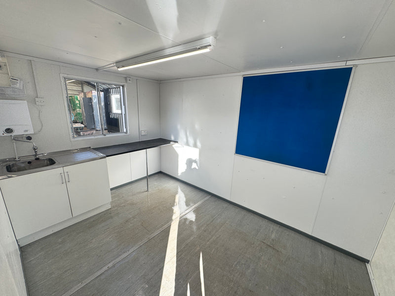 20.5x9ft | Canteen / Office | Building Site Accommodation | Portable Anti-Vandal | Reduced | No 1636