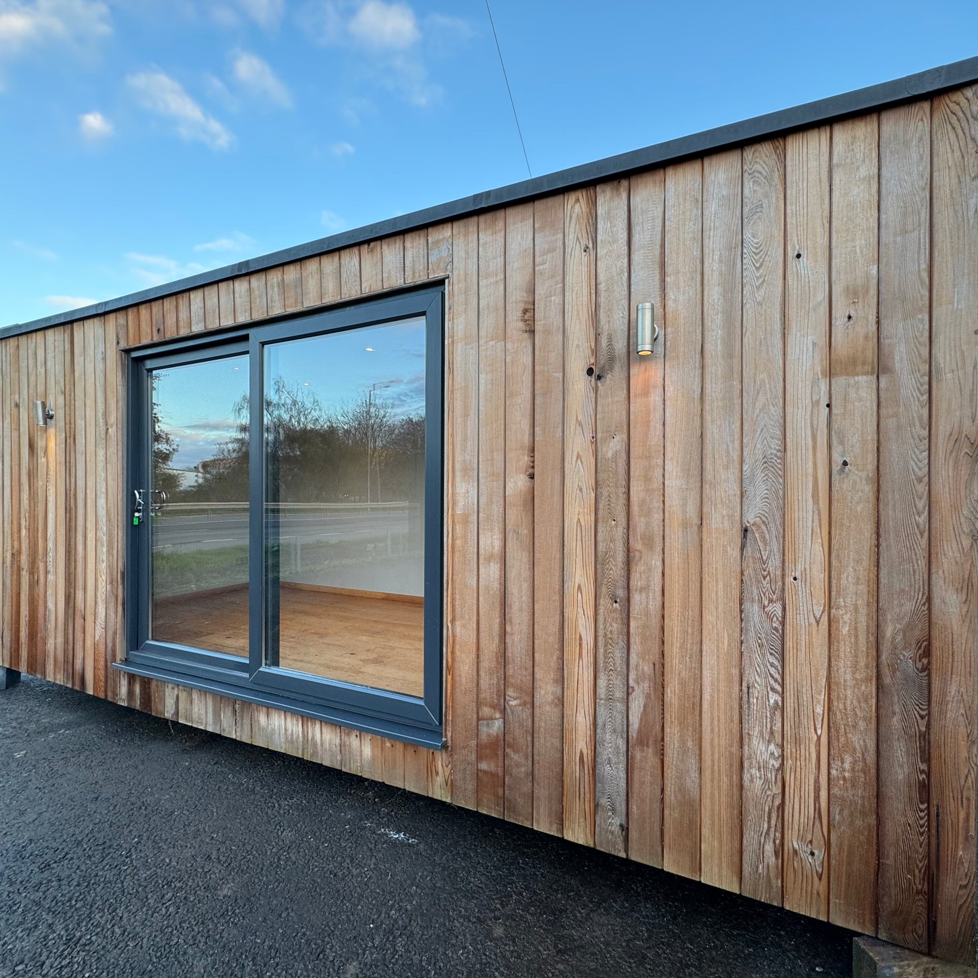 20x8ft | CUSTOM SHIPPING CONTAINER CONVERSION | Portable Building | Office | No 1064