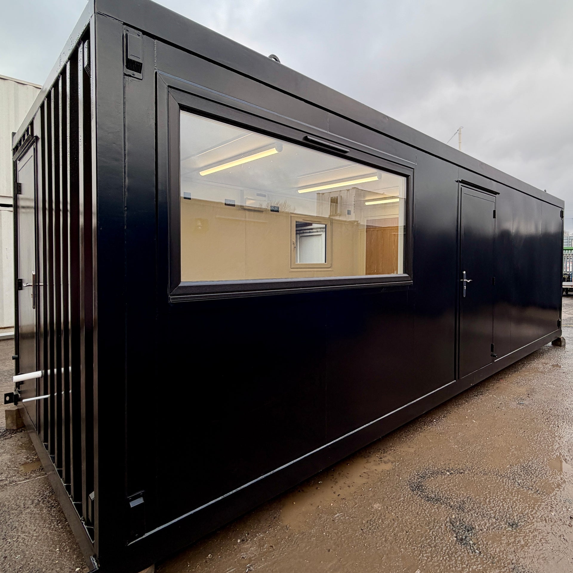 24x10ft | CUSTOM | Welfare Lounge | Shower / Changing Room / Toilet / Kitchen / Canteen | Portable Anti-Vandal Building | No 1503