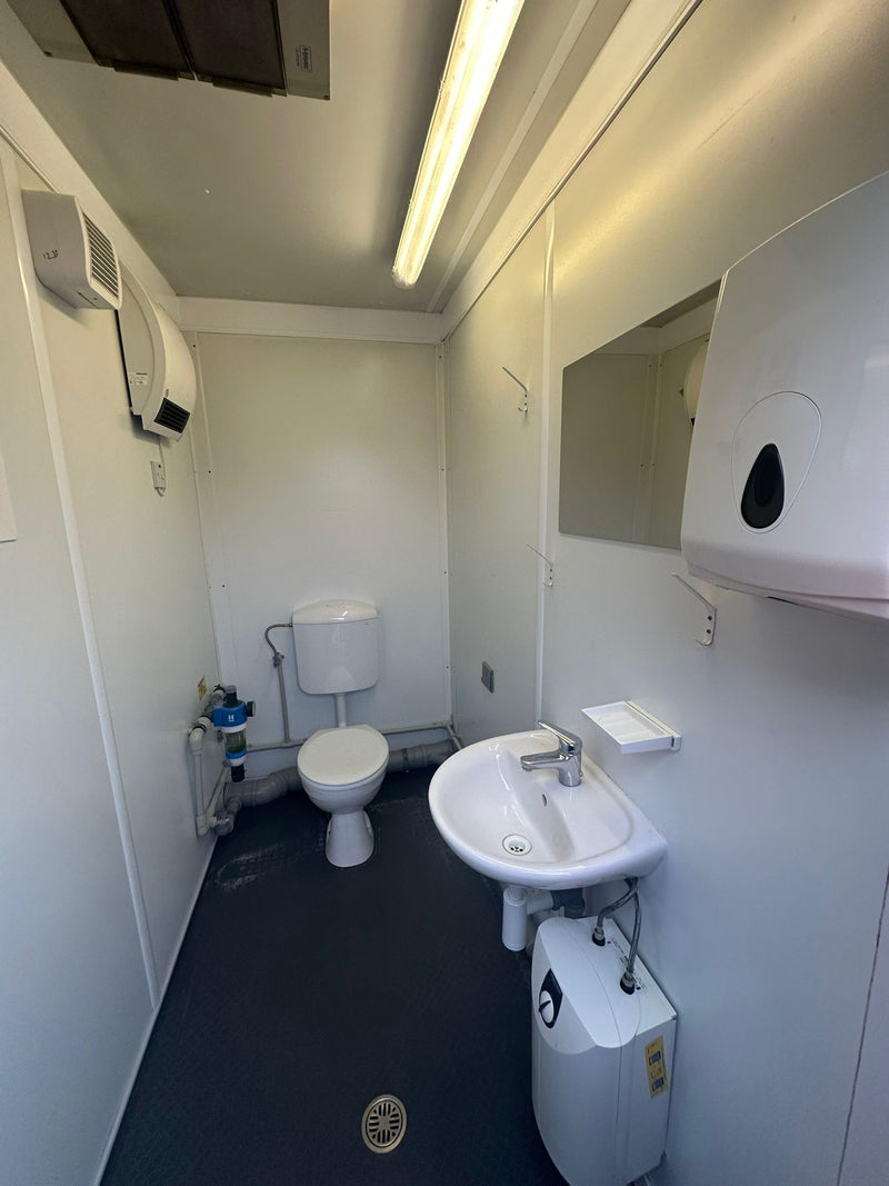 16 x 8 ft | 3 + 1 Toilet Block | Portable Building | Site Accommodation | Reduced | No 1233