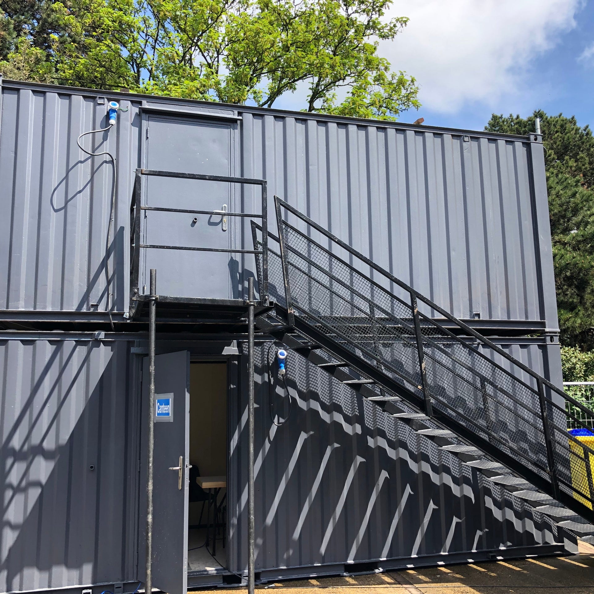 Staircase with Landing for Containers Stacking and Anti Vandal Cabins - Refurbished |No S13R