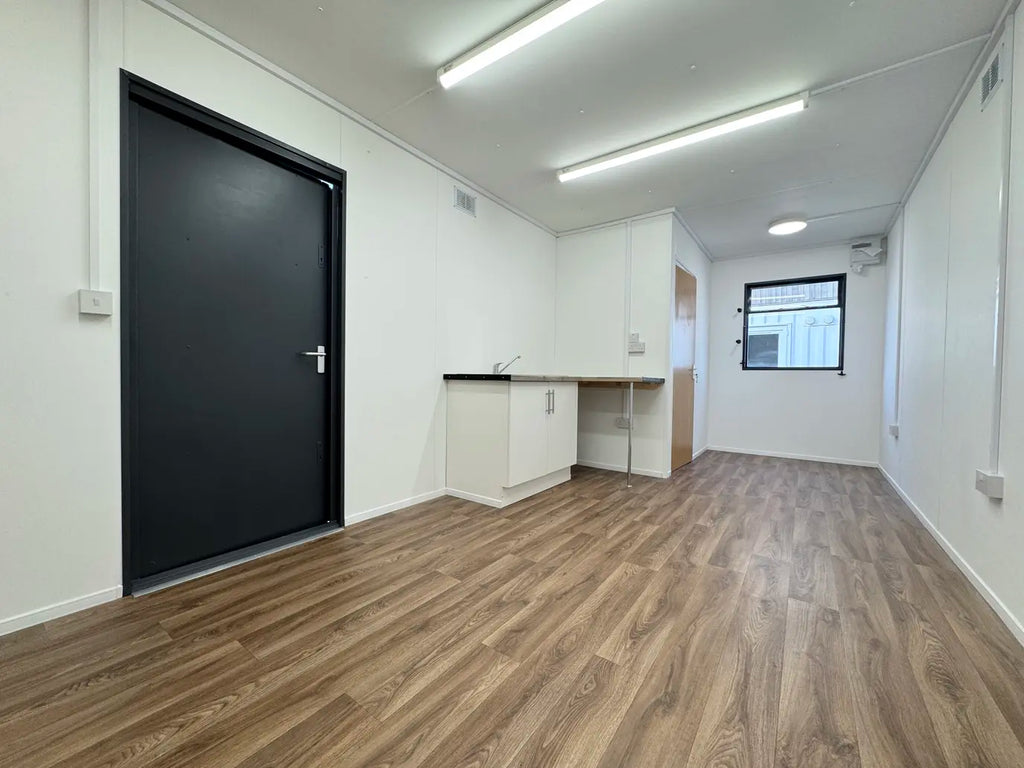 No 725 | 32x10ft | Canteen / Office | With WC/Wash Room & Kitchenette