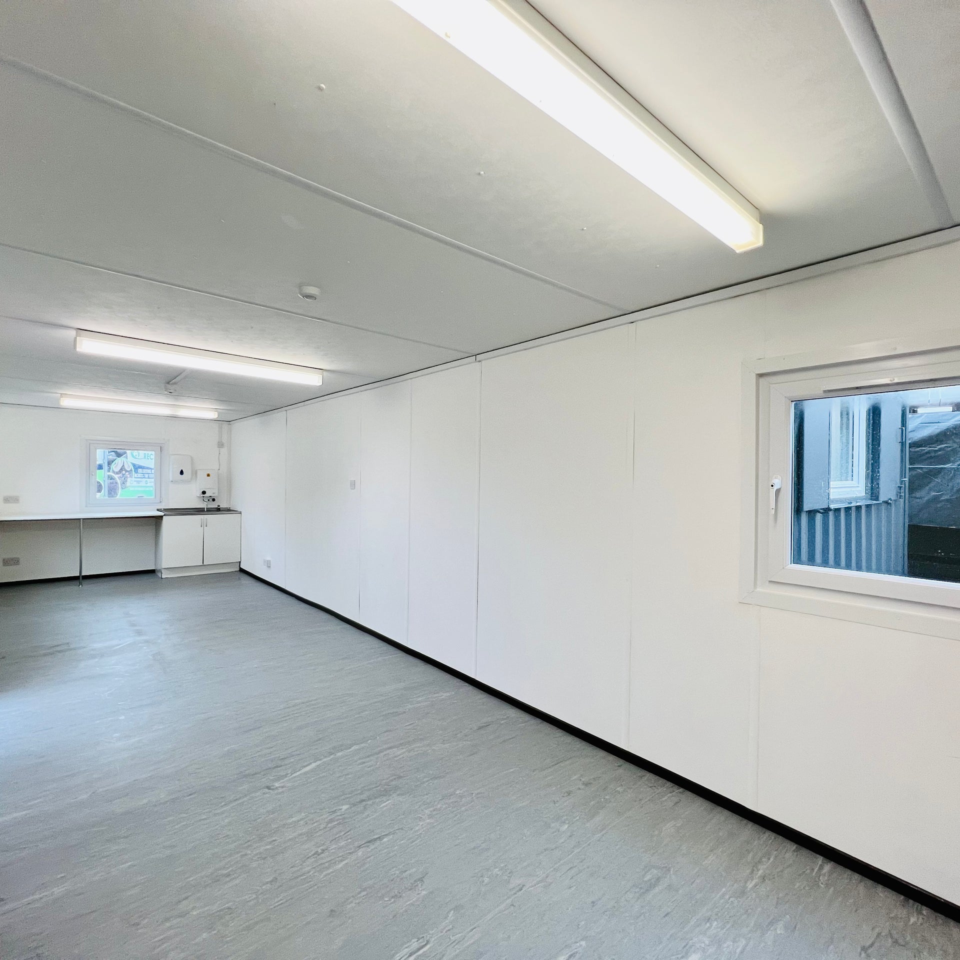 No 833 | 32x10ft Unit | Canteen / Office | With Kitchenette | Anti-Vandal Portable Building