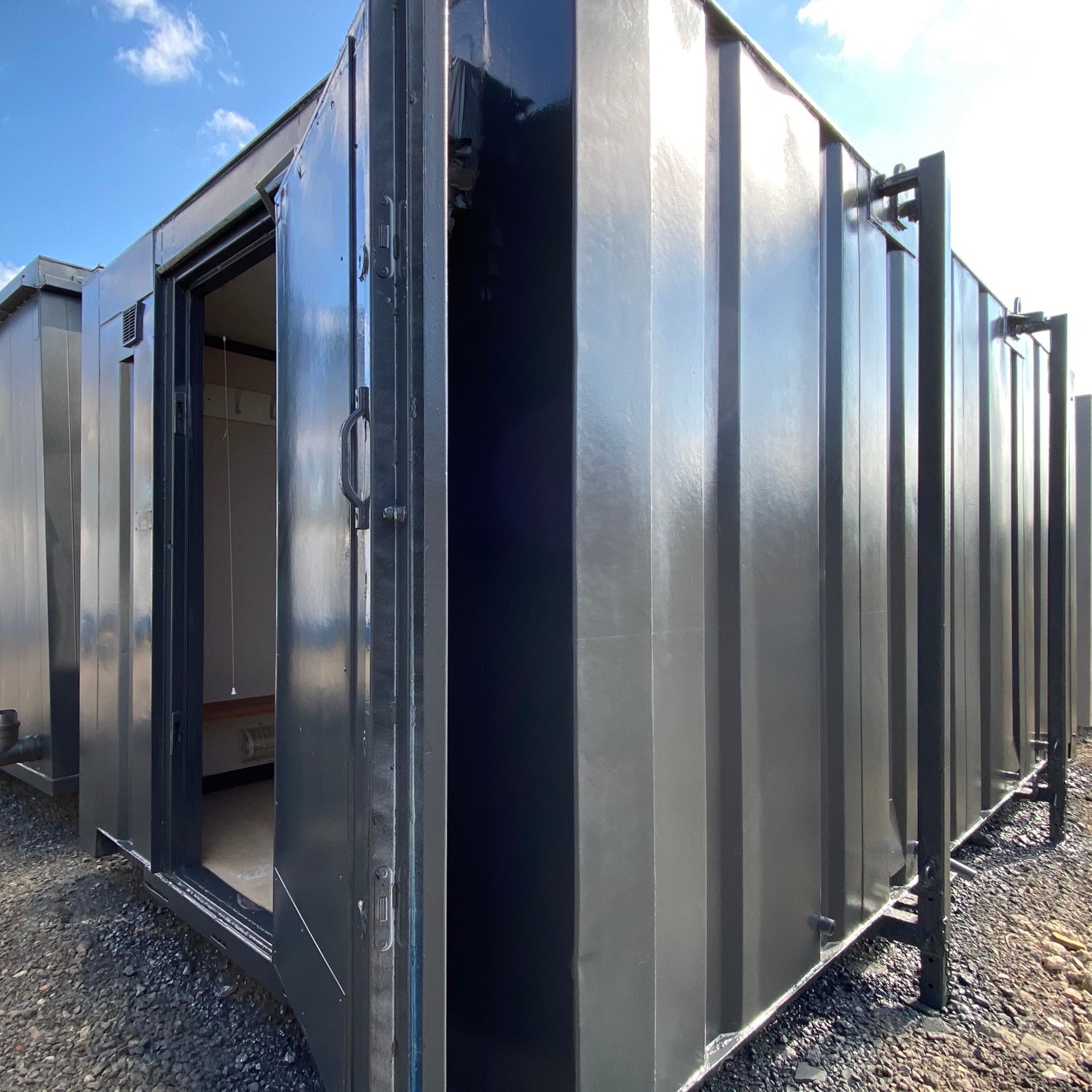 Shower Block Cabin |16x9 Ft | 4 Showers |2 Rooms | No 78